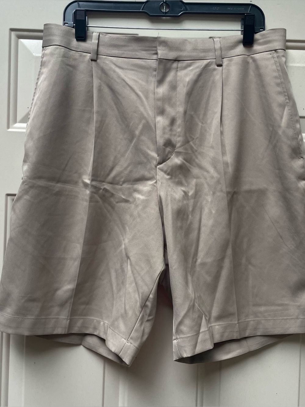 Walter Hagen beige tan lightweight golf casual shorts Men 36 EUC